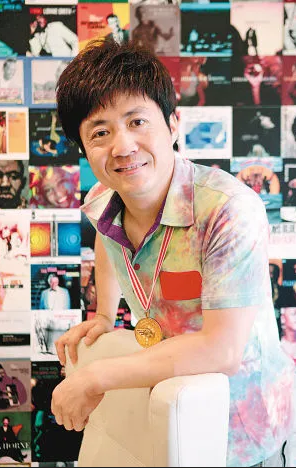 著名歌手李琛：撮合離異父母復婚失敗，帶淚的孝心讓人動容