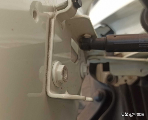 九年的二手車賣130萬，不成想內飾功能沒反應，買主：留著報廢吧