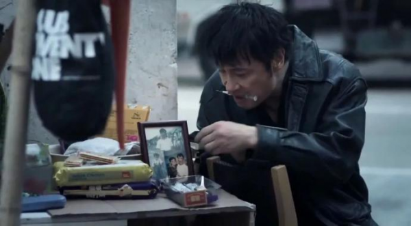 這才是港片新標杆，吳鎮宇演技爆棚，55歲的李麗珍依舊少女感十足