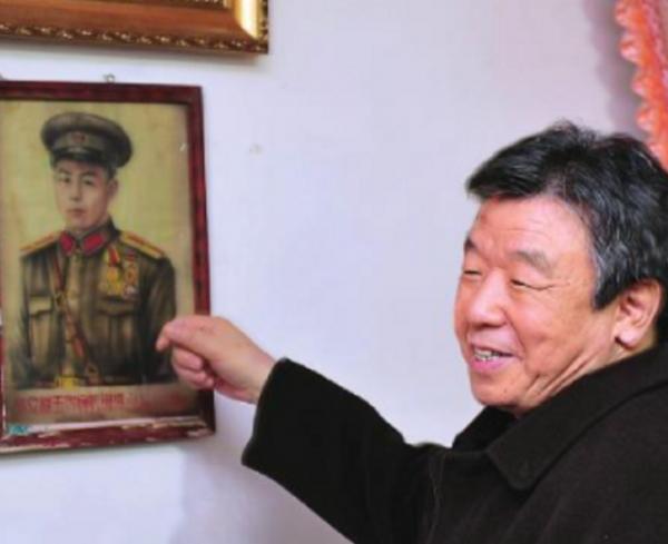 河南86歲老兵接受慰問,牆上老照片嚇壞省委書記,緊急聯絡軍區 河南86歲老兵接受慰問,牆上老照片嚇壞省委書記,緊急聯絡軍區