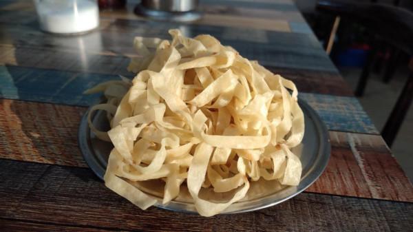 旅行洛陽，遇到美味牛肉湯，10塊錢2人吃飽，簡直就是福利餐