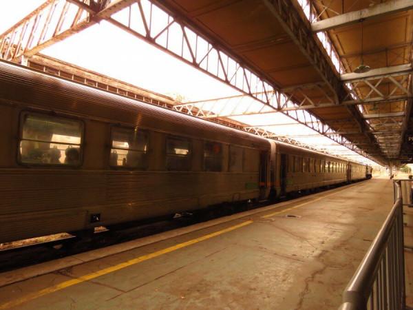 帶著車輪的聲音在阿根廷乘火車旅行。緩慢但浪漫 帶著車輪的聲音在阿根廷乘火車旅行。緩慢但浪漫