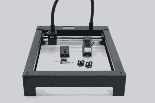 一群加州的華裔年輕人開發出一款創客們夢寐以求的“迷你工廠” 一群加州的華裔年輕人開發出一款創客們夢寐以求的“迷你工廠”