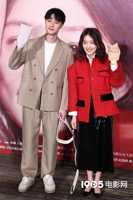 《好想去你的世界愛你》將映 周依然施柏宇亮相