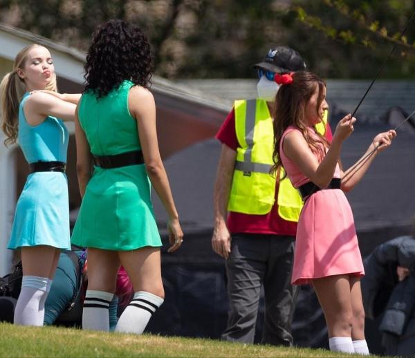 《飛天小女警》將拍攝真人版，劇透照讓人想歪？網友：又毀童年