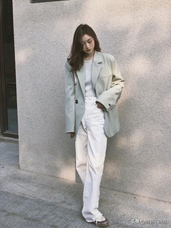 建議面板黃的女性,秋冬多穿這4個“高階色”,顯白減齡還洋氣 建議面板黃的女性,秋冬多穿這4個“高階色”,顯白減齡還洋氣