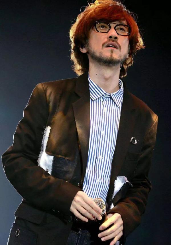 誰毀了周傳雄？