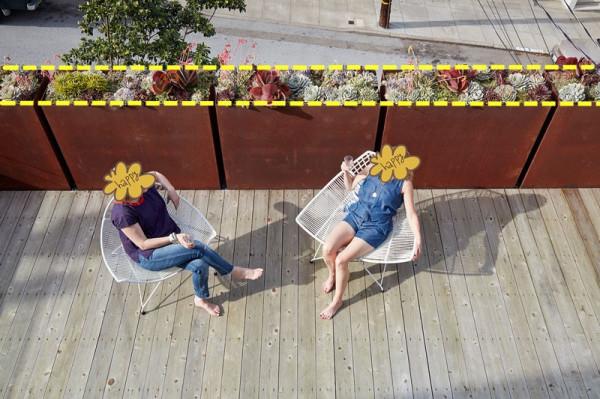 國外家庭的陽臺上，砌花槽當護欄，入住後種花種菜比鐵藝護欄有用