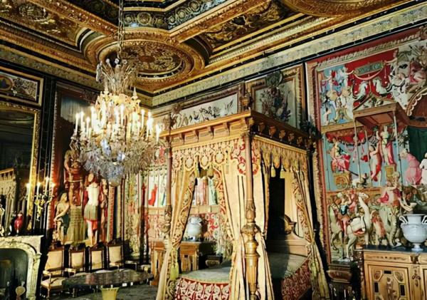 楓丹白露宮:西歐珍寶城,法國最大王宮之一 楓丹白露宮:西歐珍寶城,法國最大王宮之一