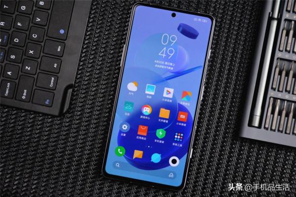 為什麼每次手機廠商釋出新機型，總會受到各種吐槽和抬槓呢？