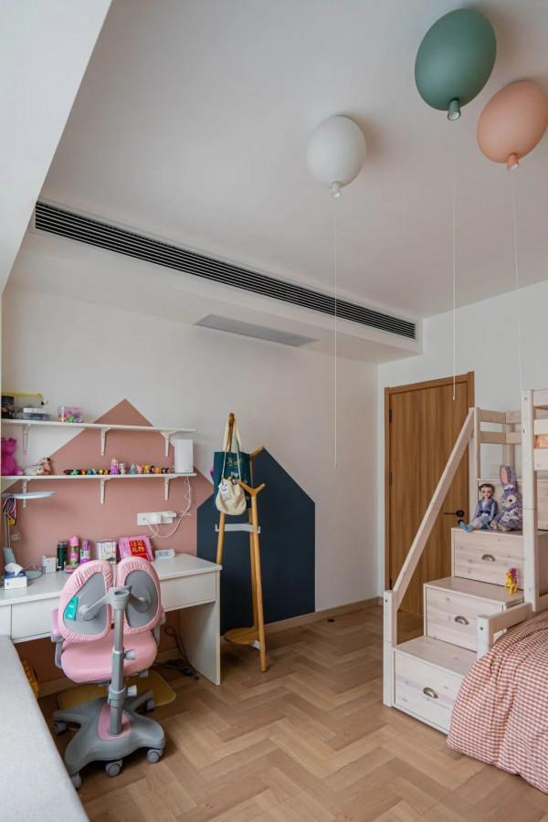 他拆三面牆，用木頭裝完177㎡的家，卻被無數網友點贊