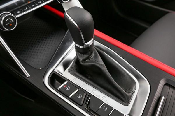 推薦3款溜背轎跑，國產、合資都有，配渦輪動力，10來萬可入手