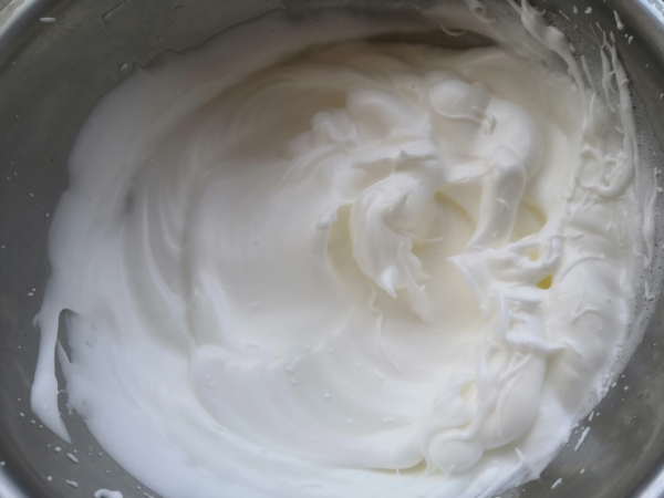 普通麵粉加入玉米麵也能做蛋糕，家庭製作怎麼省事兒怎麼來