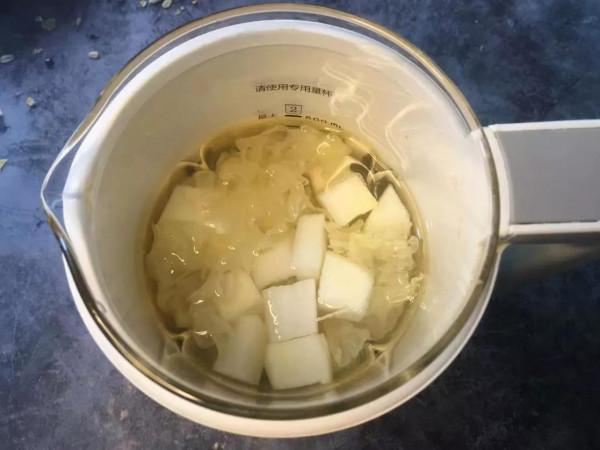 冬天，白蘿蔔和雪梨一起煮，作用太厲害了，很多人不知道有啥用