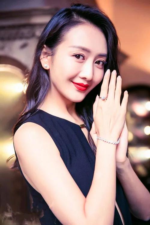 李純與王鷗美圖｜李純和王鷗長得也太像了吧！你能分清嗎？