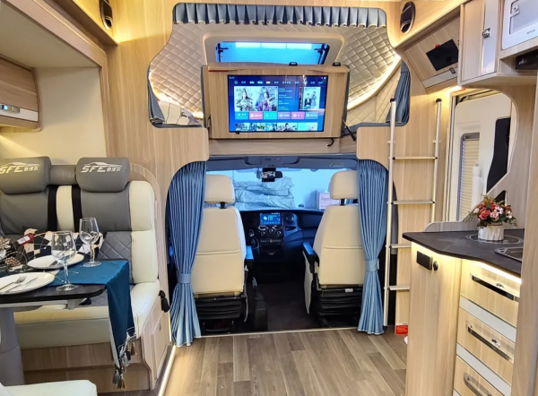 800Ah鋰電+260L淨水箱 高顏值強續航 賽沸爾雙拓展C型房車