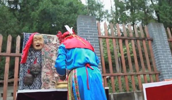 陝西秦嶺深處的小鎮，有著別樣的民族風情，因一棵古樹而得名