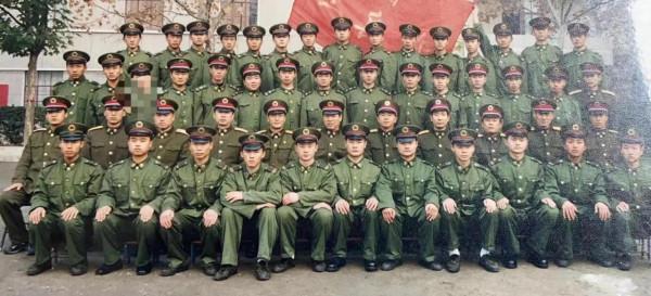 警衛員和副師長女兒的愛情 警衛員和副師長女兒的愛情