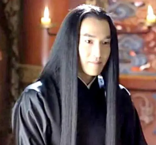 古裝醜男和古裝美男之間可能差的就是一個頭套