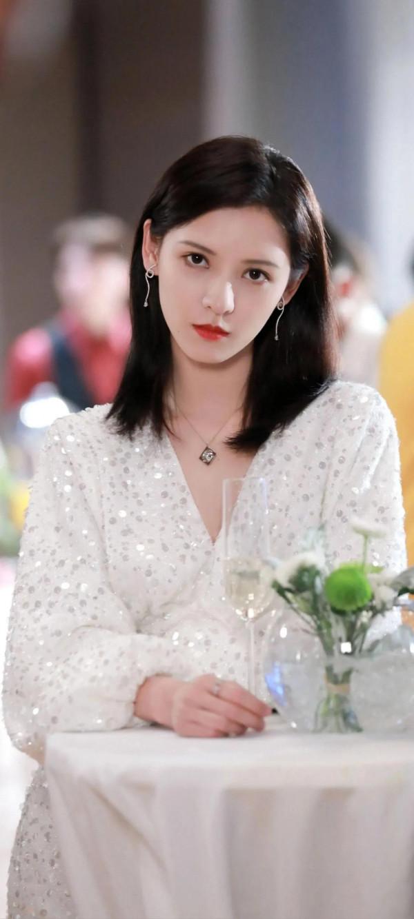 張予曦 御姐 全面屏桌布 張予曦 御姐 全面屏桌布