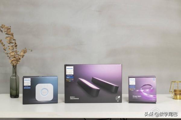 飛利浦 Hue 電競桌面:聲光同步!氛圍感拉滿 飛利浦 Hue 電競桌面:聲光同步!氛圍感拉滿