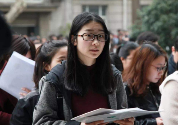 教育部通知，這類大學生畢業後可免試成為公務員，還是幹部級別