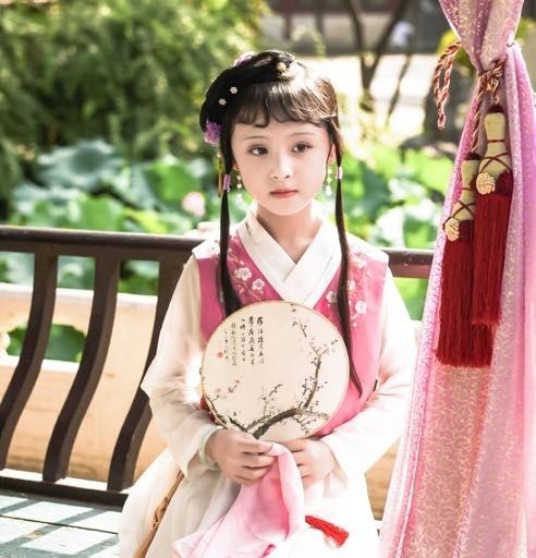 大齡女星們別演少女了,來,讓這4位新人告訴你,什麼才是真少女 大齡女星們別演少女了,來,讓這4位新人告訴你,什麼才是真少女