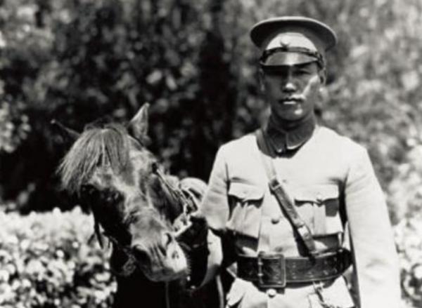 中原大戰為何是蔣馮閻李四家打？歷史課本沒說明白的，不妨看這裡