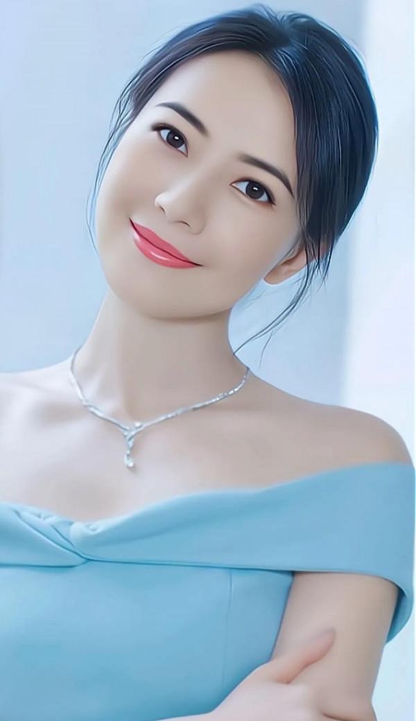 不愧為“國民女神”，在高畫質鏡頭下展現了不一般的高圓圓