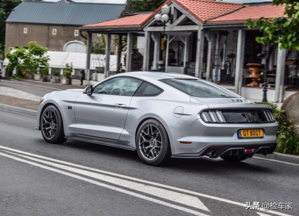 美式肌肉跑車的代表！這輛3.7的福特野馬，開了7年還能賣23萬？