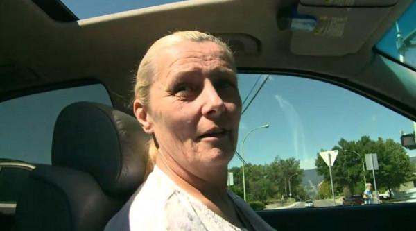 英國男子在花園散步,被飛機天降一潑屎澆一頭?這種倒黴事還不少 英國男子在花園散步,被飛機天降一潑屎澆一頭?這種倒黴事還不少