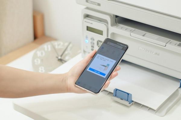 宅家辦公超強輔助：一機多用的奔圖M6202W印表機體驗