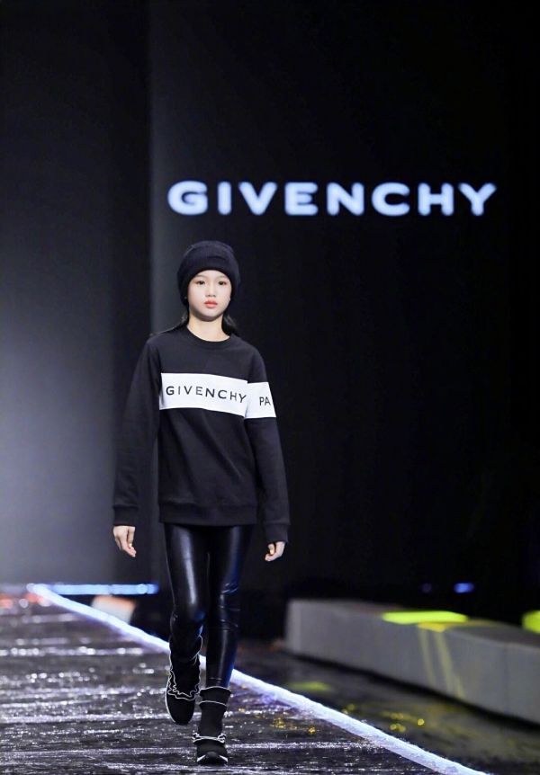 長相浪費基因？這些星二代，明明跟父母共用一張臉