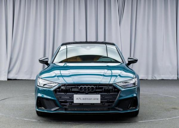 把溜背去掉的奧迪A7L，3&period;0T輕混動力強，但為何不選A8？