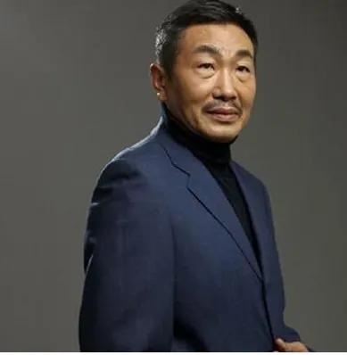 老戲骨杜源:4歲認識愛妻,結婚39年零緋聞,女兒成了最大驕傲 老戲骨杜源:4歲認識愛妻,結婚39年零緋聞,女兒成了最大驕傲