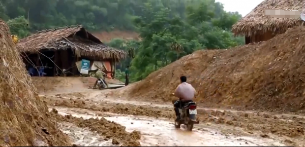 這就是越南山區的神仙爛路:沒車敢走,只有靠中國拖拉機爬坡拉貨 這就是越南山區的神仙爛路:沒車敢走,只有靠中國拖拉機爬坡拉貨
