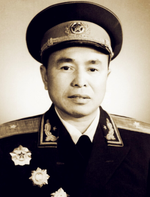 1946年我軍被3萬敵軍包圍,一地主主動站出來:我一人能退萬軍 1946年我軍被3萬敵軍包圍,一地主主動站出來:我一人能退萬軍