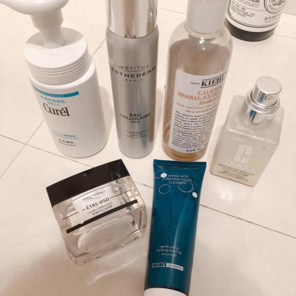 塗粉底液時，掌握“4個技巧”遠離卡粉、浮粉，底妝也更服帖了