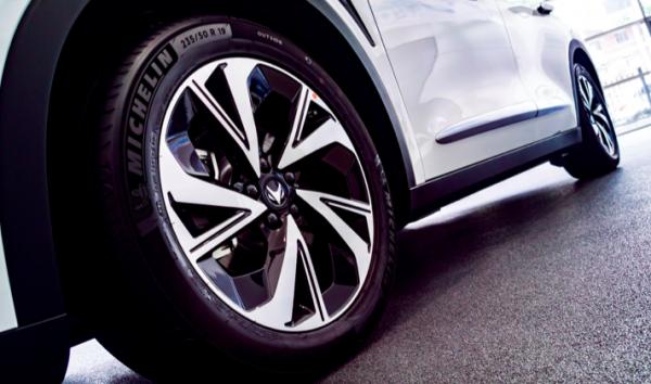 續航最高708公里,華為HI 版零百加速只需3.5秒,實拍極狐阿爾法S 續航最高708公里,華為HI 版零百加速只需3.5秒,實拍極狐阿爾法S