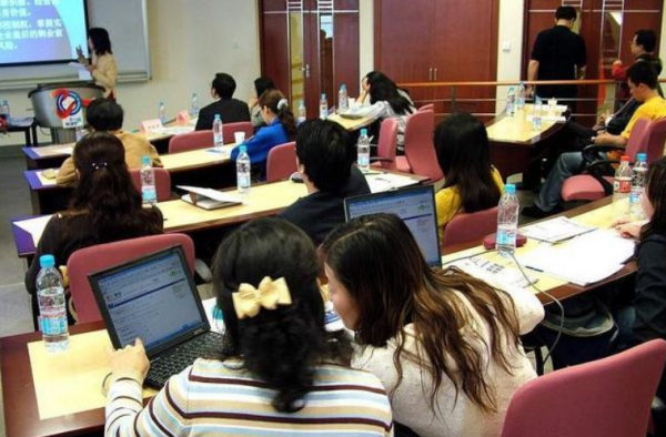 高利潤行業已經出現，不少畢業生正在悶聲賺大錢，你是否在其中