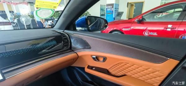 漢EV旗艦 5G丹拿音響版 極光藍車身+金鱗橙內飾 高階感滿滿