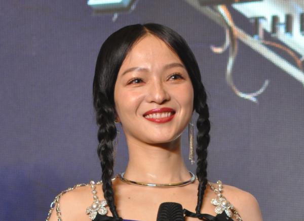 油膩、爆痘、皺紋，14位女星未修生圖曝光，個個顛覆你的想象