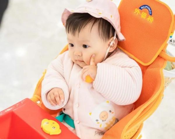 禾芸嘉萌寶爬爬賽結束啦,進來見識一下人類幼崽的戰鬥力吧 禾芸嘉萌寶爬爬賽結束啦,進來見識一下人類幼崽的戰鬥力吧