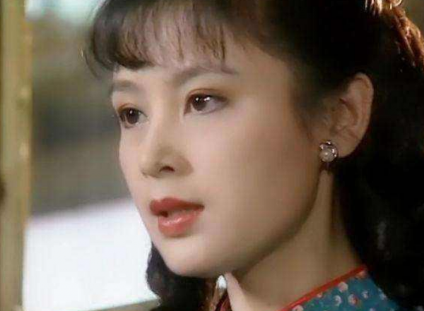 陳紅：28歲嫁給44歲二婚導演，婚後生2娃，她才是人間清醒