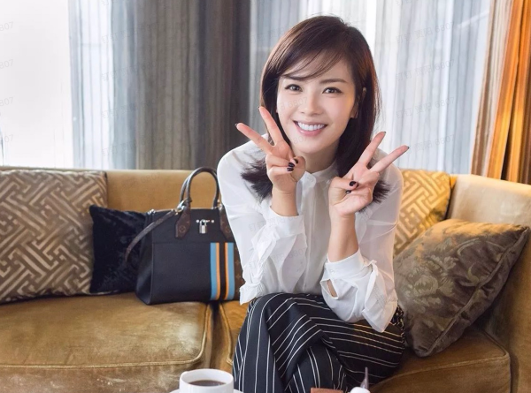 李瑋珉:頂級設計師身家不輸王珂,卻因劉濤的電梯邂逅輸的徹底 李瑋珉:頂級設計師身家不輸王珂,卻因劉濤的電梯邂逅輸的徹底