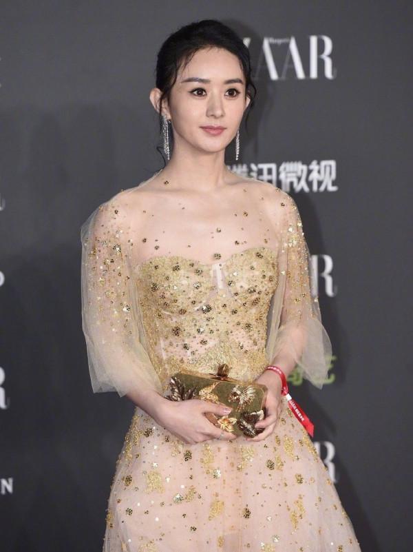 32歲的趙麗穎和劉詩詩,同樣搭配薄紗連衣裙,誰是最美辣媽? 32歲的趙麗穎和劉詩詩,同樣搭配薄紗連衣裙,誰是最美辣媽?