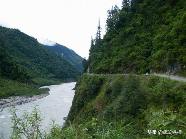 徒步西藏第63天：川藏線曾經最危險路段，通麥、排龍