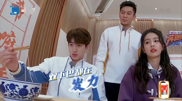 離開姚譯添又怎樣？新《跑男》照樣笑傲霸屏榜首：哪有啥不可替代