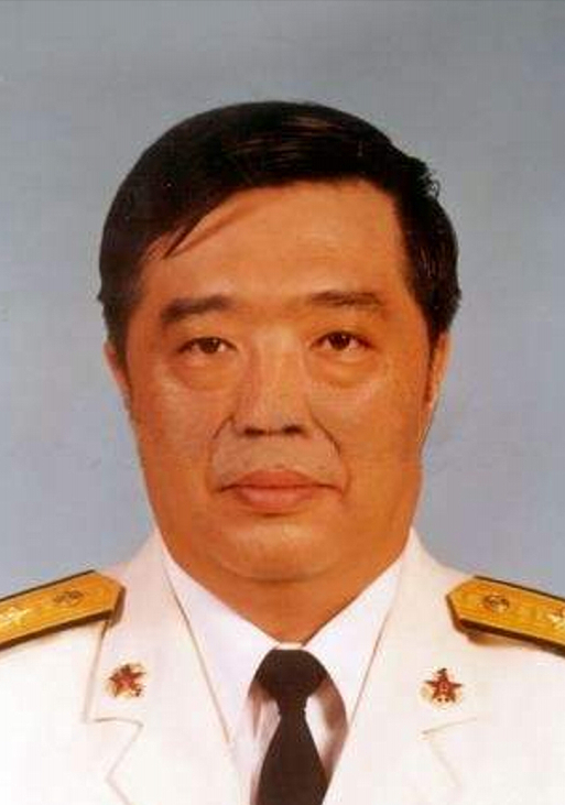 賀龍獨子力排眾議，委託商人為祖國買下航母：這是中國唯一的機會