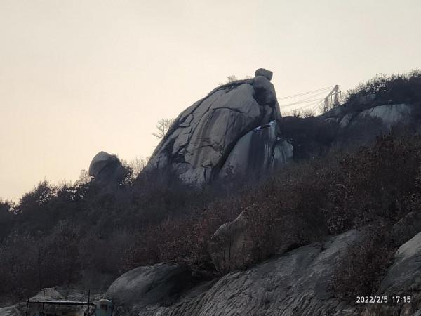 遊狀元川景區：不見傳說劉秀床，只見山頂遊樂場